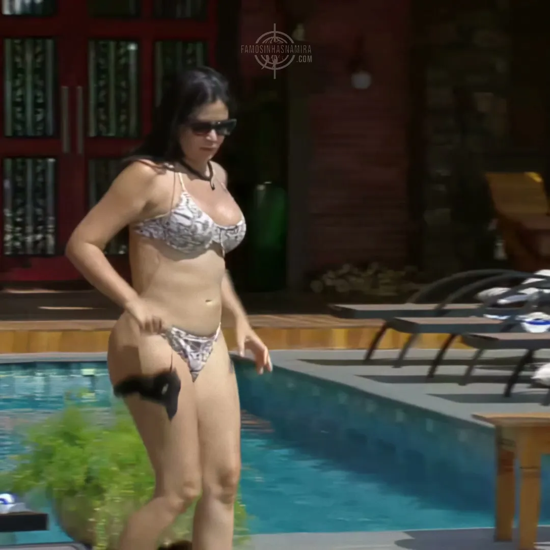 Todos os Flagras de Vanessa Carvalho em A Fazenda 16: Melhores momentos, peitinhos e muito mais